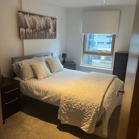 Clarance Docks Apartment Leeds  Bagian luar foto